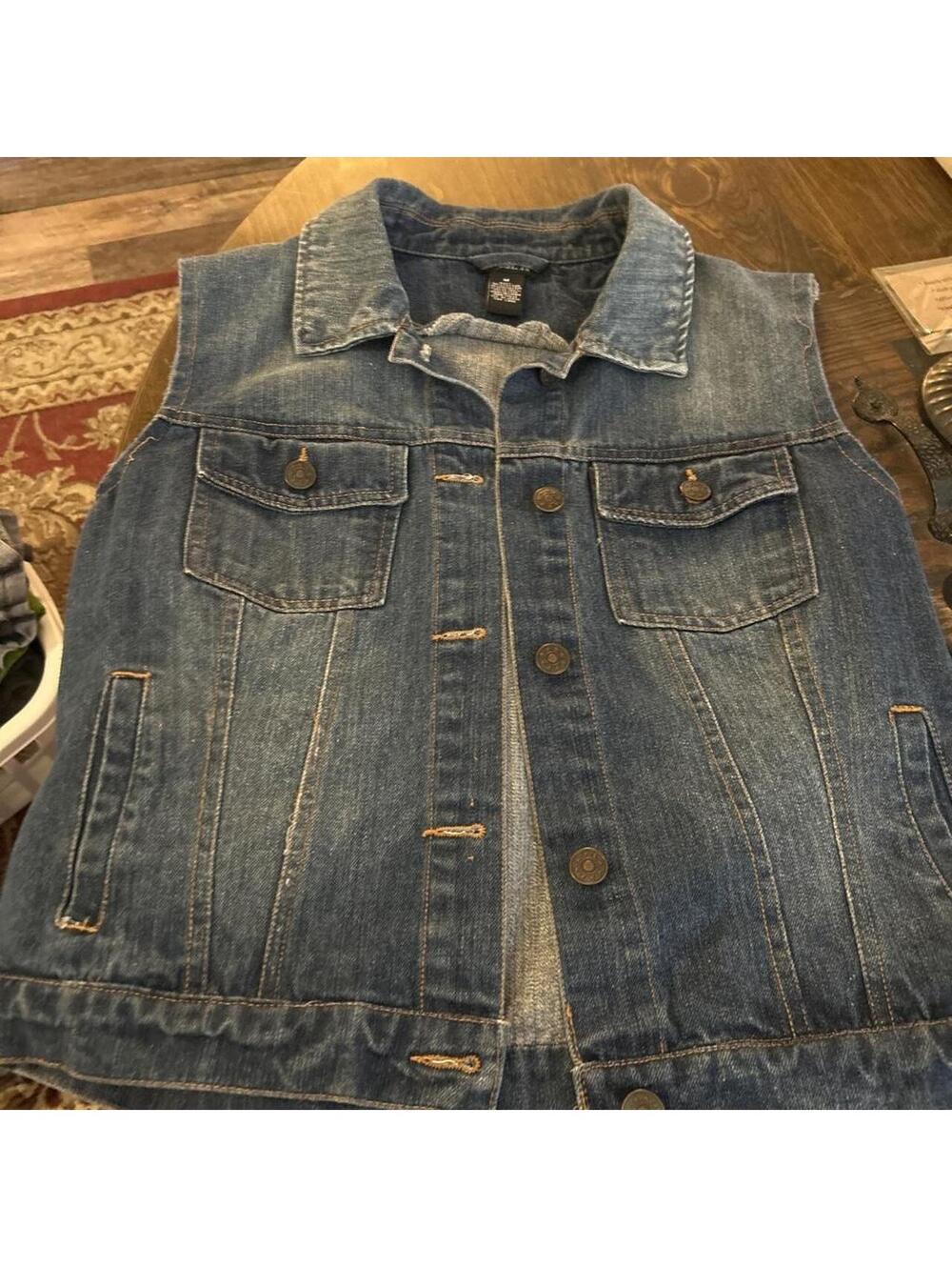 Rue 21 Women's Blue and Navy Gilet